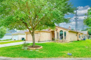 12043 Green Butte Ct, Houston, TX 77044 - Photo 2