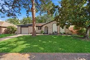 12510 White Plains Dr, Houston, TX 77089 - Photo 1