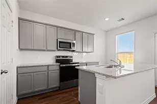814 Stoney Pt Ln, Dayton, TX 77535 - Photo 4