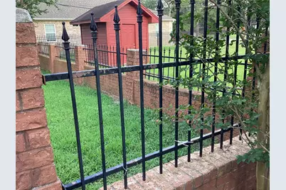 10906 White Thorn St Street, Houston, TX 77016 - Photo 10