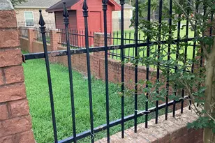 10906 White Thorn St St, Houston, TX 77016 - Photo 10