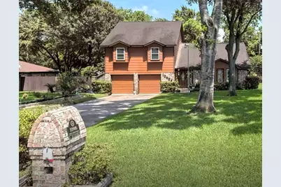 10906 White Thorn St Street, Houston, TX 77016 - Photo 1