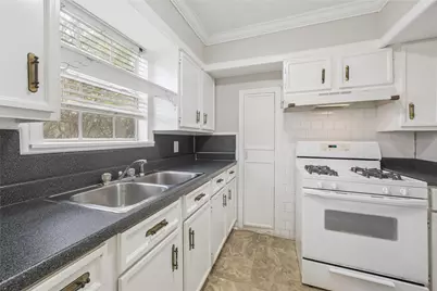 218 W 15th Street #15, Houston, TX 77008 - Photo 20