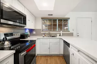 7272 Crownwest St, Houston, TX 77072 - Photo 8