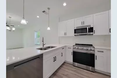 7813 Hirsch Road #B, Houston, TX 77016 - Photo 8