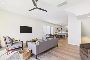 137 Eastwood St, Houston, TX 77011 - Photo 6