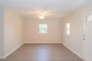 134 E Bernard St, Clute, TX 77531 - Photo 4