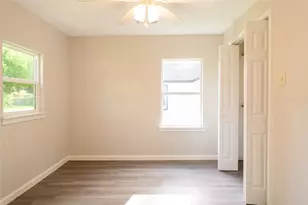 134 E Bernard St, Clute, TX 77531 - Photo 14