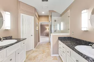 150 W Bristol Oak Cir, The Woodlands, TX 77382 - Photo 26