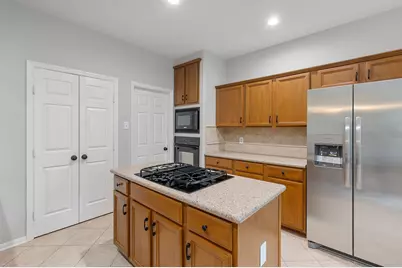 150 W Bristol Oak Circle, The Woodlands, TX 77382 - Photo 16