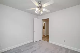 624 E 39th St, Houston, TX 77022 - Photo 32