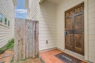 624 E 39th St, Houston, TX 77022 - Photo 6