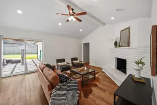 6107 Golden Forest Dr, Houston, TX 77092 - Photo 2