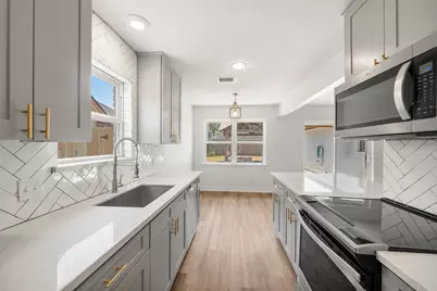 6107 Golden Forest Drive, Houston, TX 77092 - Photo 4