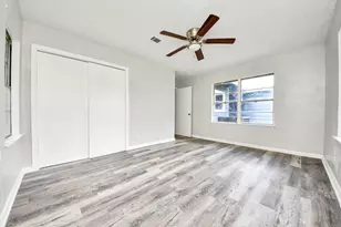 5875 Belcrest St, Houston, TX 77033 - Photo 16