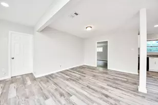 5875 Belcrest St, Houston, TX 77033 - Photo 28