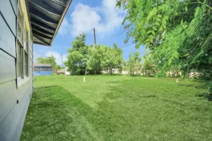 5875 Belcrest St, Houston, TX 77033 - Photo 36
