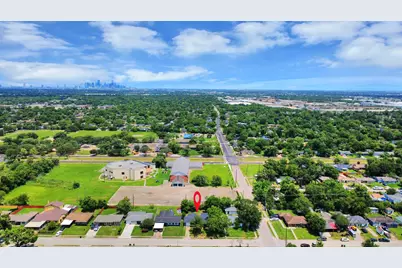5875 Belcrest Street, Houston, TX 77033 - Photo 38
