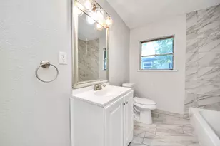 5875 Belcrest St, Houston, TX 77033 - Photo 18