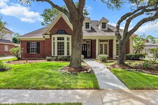 4222 Roaring Rapids Dr, Pasadena, TX 77059 - Photo 4