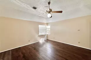 6437 Chatham Island Ln, Houston, TX 77035 - Photo 16