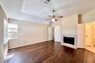 6437 Chatham Island Ln, Houston, TX 77035 - Photo 14