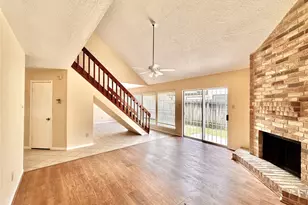 6437 Chatham Island Ln, Houston, TX 77035 - Photo 4