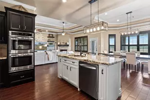 7842 Pebble Hill Ln, Rosharon, TX 77583 - Photo 12
