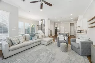 921 Dunleigh Meadows Ln, Houston, TX 77055 - Photo 2