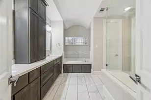 921 Dunleigh Meadows Ln, Houston, TX 77055 - Photo 6