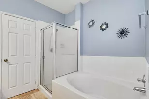 10810 Desert Springs Cir, Houston, TX 77095 - Photo 32