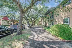 11609 Chimney Rock Rd, Houston, TX 77035 - Photo 18