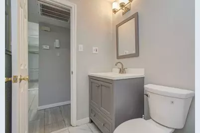 11609 Chimney Rock Road #B, Houston, TX 77035 - Photo 8