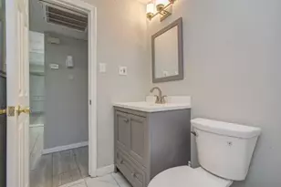 11609 Chimney Rock Rd, Houston, TX 77035 - Photo 8