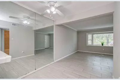 11609 Chimney Rock Road #B, Houston, TX 77035 - Photo 6