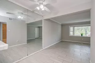 11609 Chimney Rock Rd, Houston, TX 77035 - Photo 6