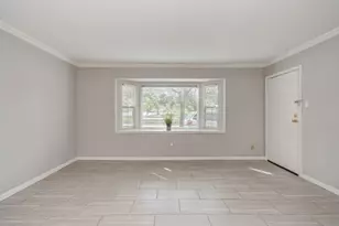 11609 Chimney Rock Rd, Houston, TX 77035 - Photo 4