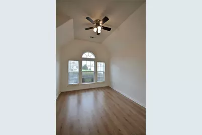 9238 Clearwood Landing Boulevard, Houston, TX 77075 - Photo 8