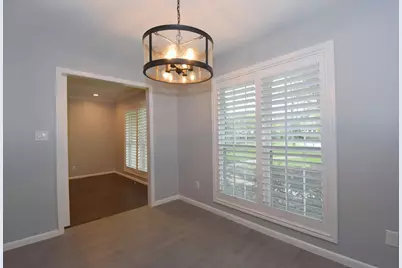 10802 Meadow Lake Lane, Houston, TX 77042 - Photo 8