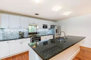 5235 Blossom St, Houston, TX 77007 - Photo 2