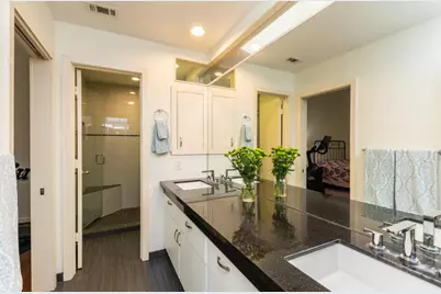 5235 Blossom Street, Houston, TX 77007 - Photo 14