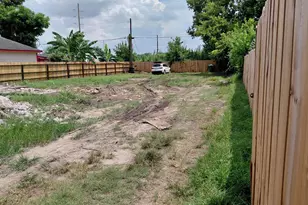 3210 Oklahoma St, Houston, TX 77093 - Photo 8