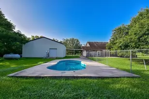 2811 County Rd 64, Rosharon, TX 77583 - Photo 18