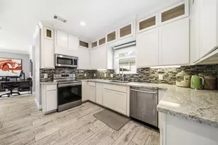 918 Daria Dr, Houston, TX 77079 - Photo 4