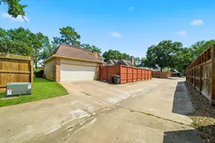 918 Daria Dr, Houston, TX 77079 - Photo 26