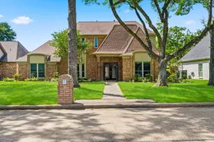 918 Daria Dr, Houston, TX 77079 - Photo 2