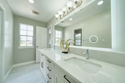 619 Green Belt Drive, Sugar Land, TX 77498 - Photo 28