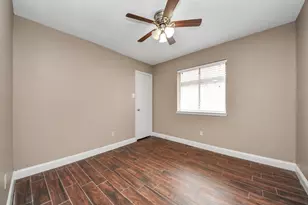 2227 S Ferrisburg Ct, Sugar Land, TX 77478 - Photo 12