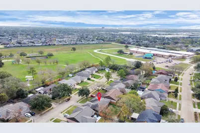 2227 S Ferrisburg Court, Sugar Land, TX 77478 - Photo 18