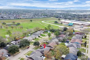 2227 S Ferrisburg Ct, Sugar Land, TX 77478 - Photo 18